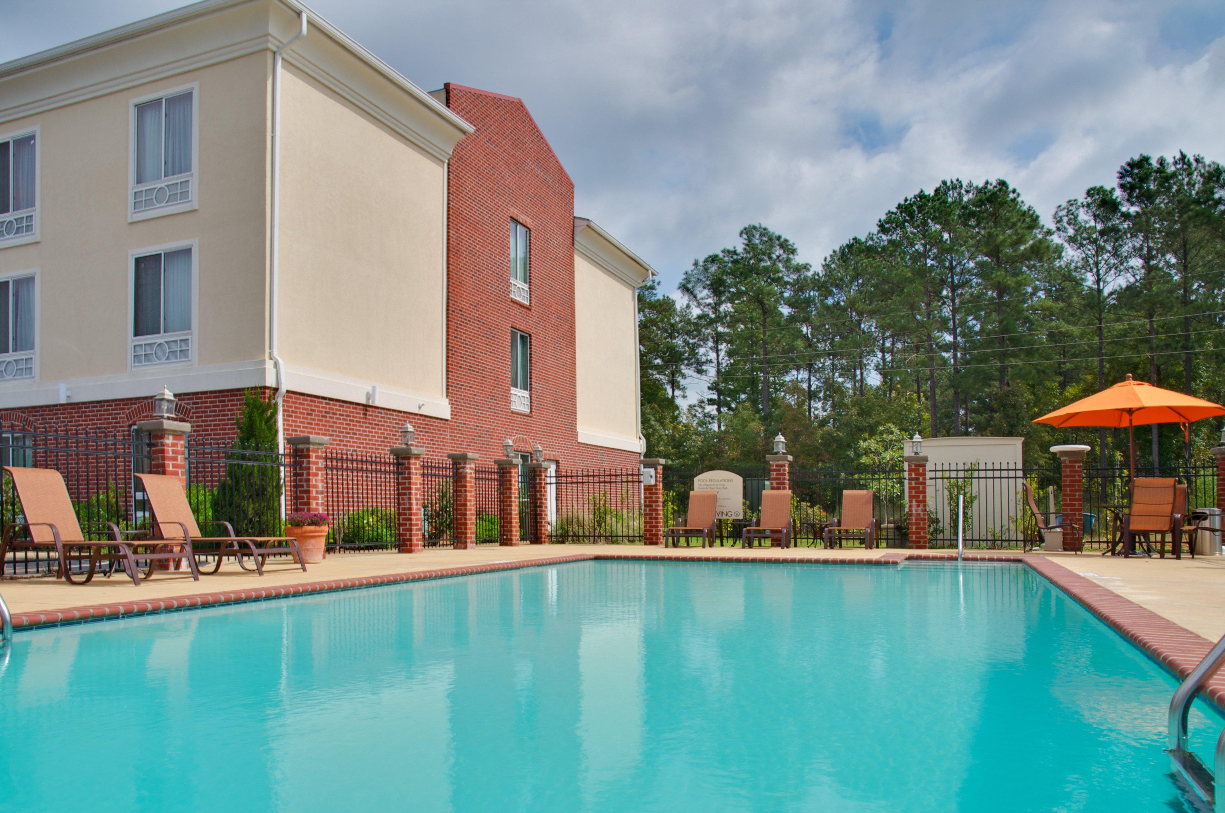 Holiday Inn Express Hotel And Suites Natchitoches By Ihg Shamard Heights Exterior photo