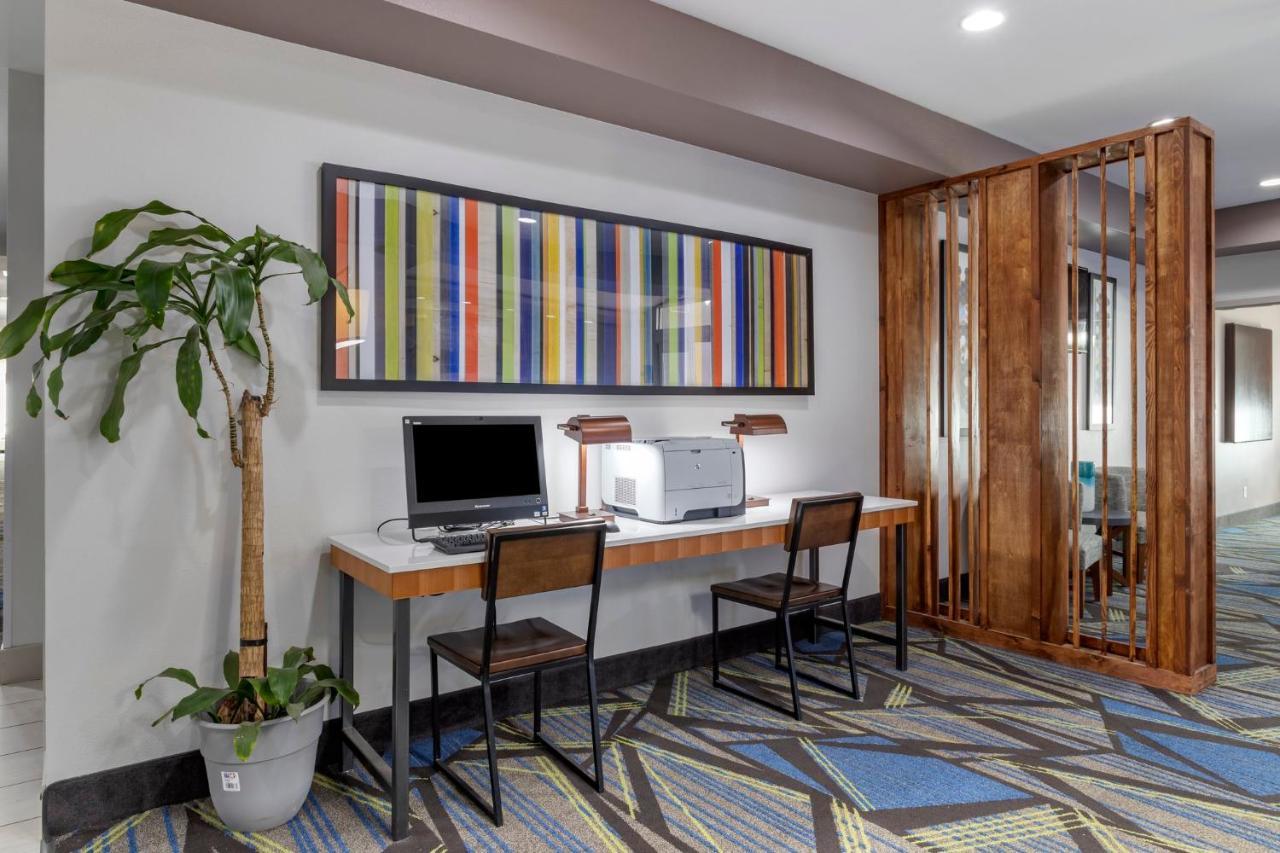 Holiday Inn Express Hotel And Suites Natchitoches By Ihg Shamard Heights Exterior photo